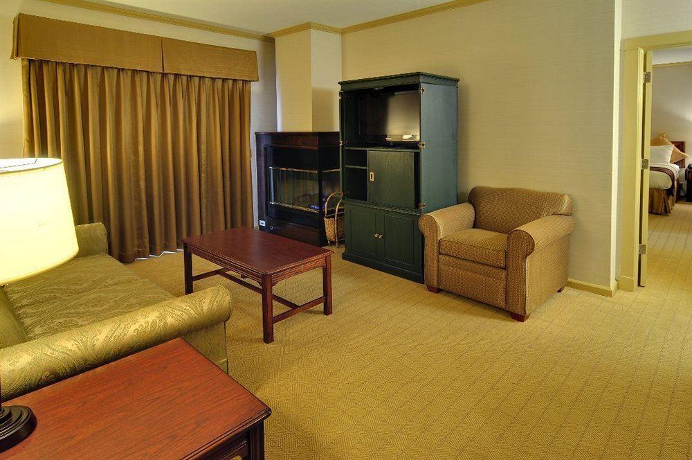 Best Western Plus Palm Court Hotel Davis Exterior foto