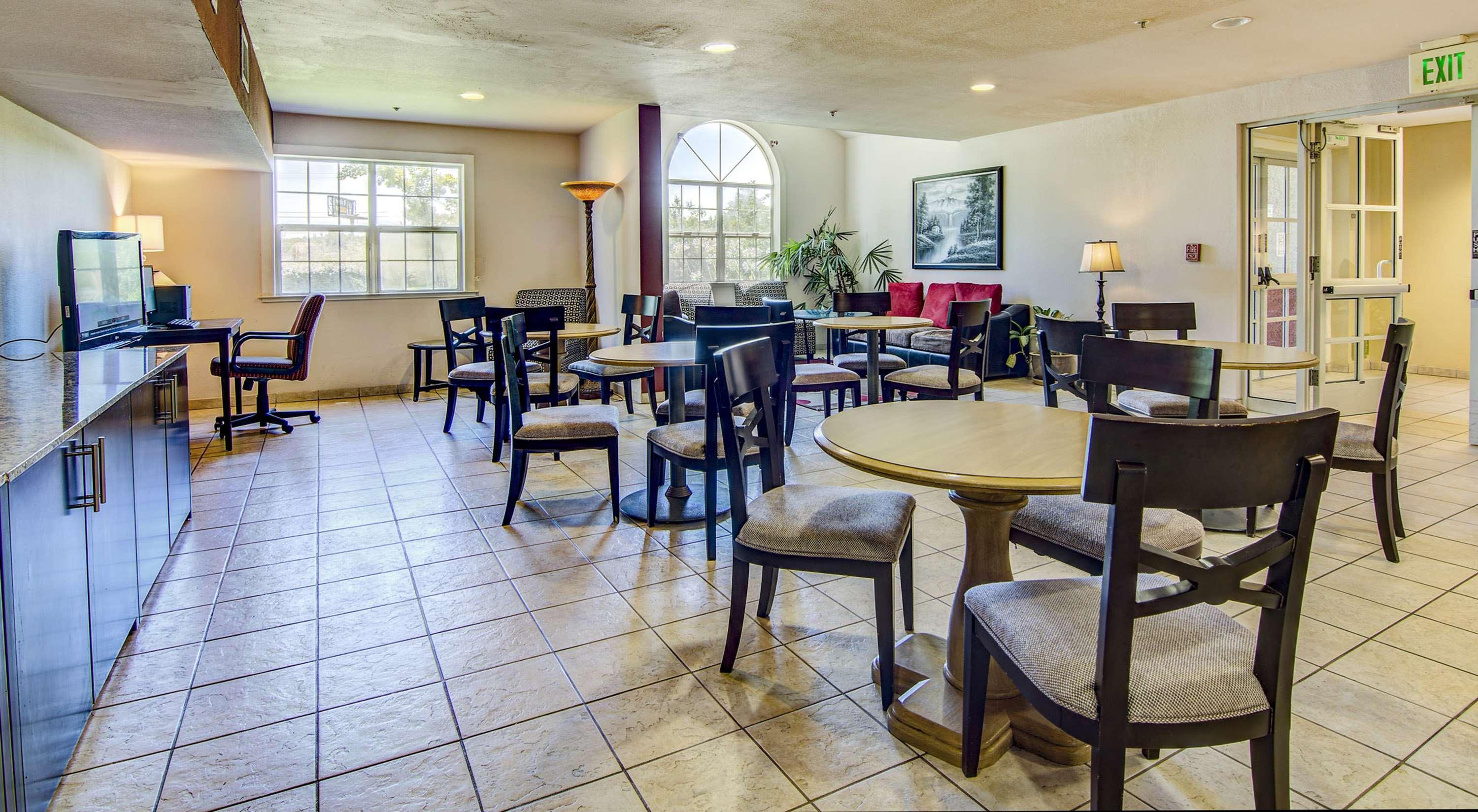 Best Western Plus Palm Court Hotel Davis Exterior foto